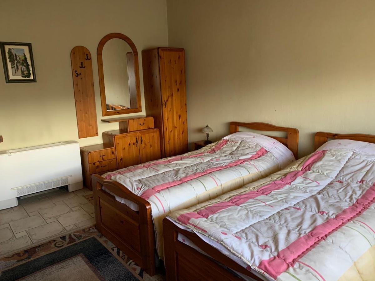 Tirana Apartment B&B ภายนอก รูปภาพ